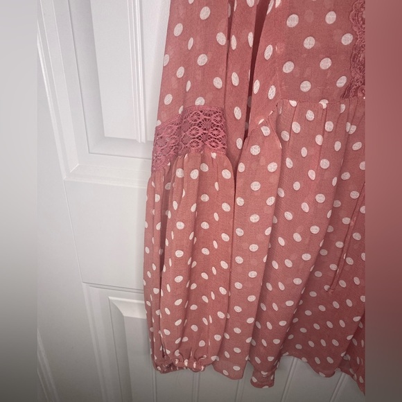 Umgee Mauve sheer polka dot peplum blouse with bell sleeve and lace deta… - Picture 5 of 7